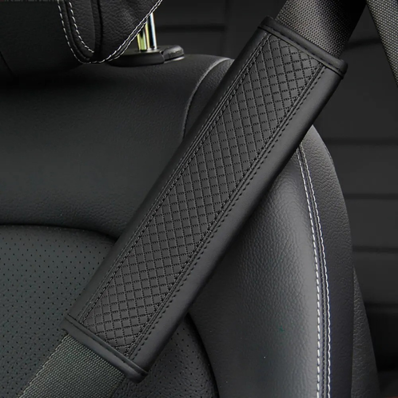 Leren Autogordelbeschermer met Reliëf – Comfort & Elegantie | ErgoBelt™